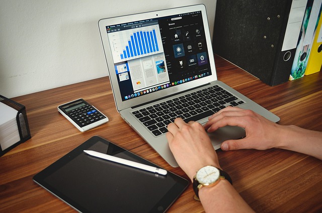 1774506063884387.jpg student-5224082_640.jpg